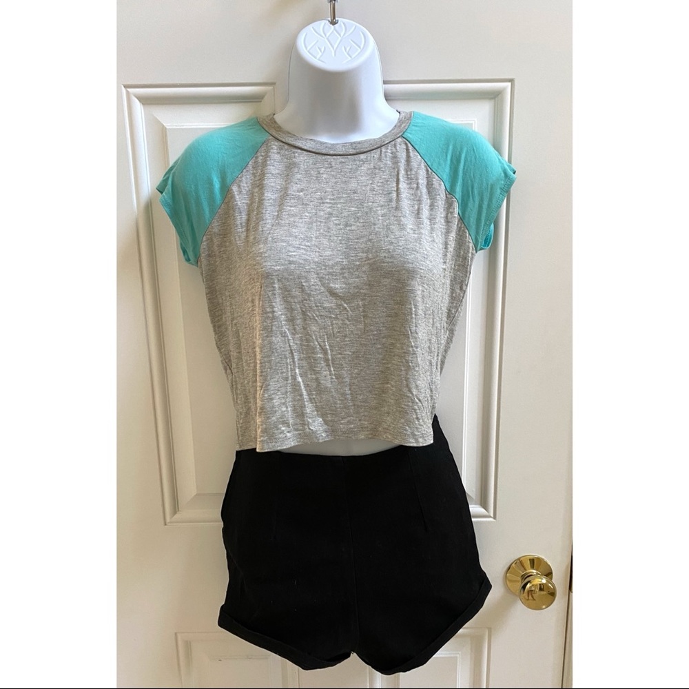 NWT Full Tilt Cropped Tee